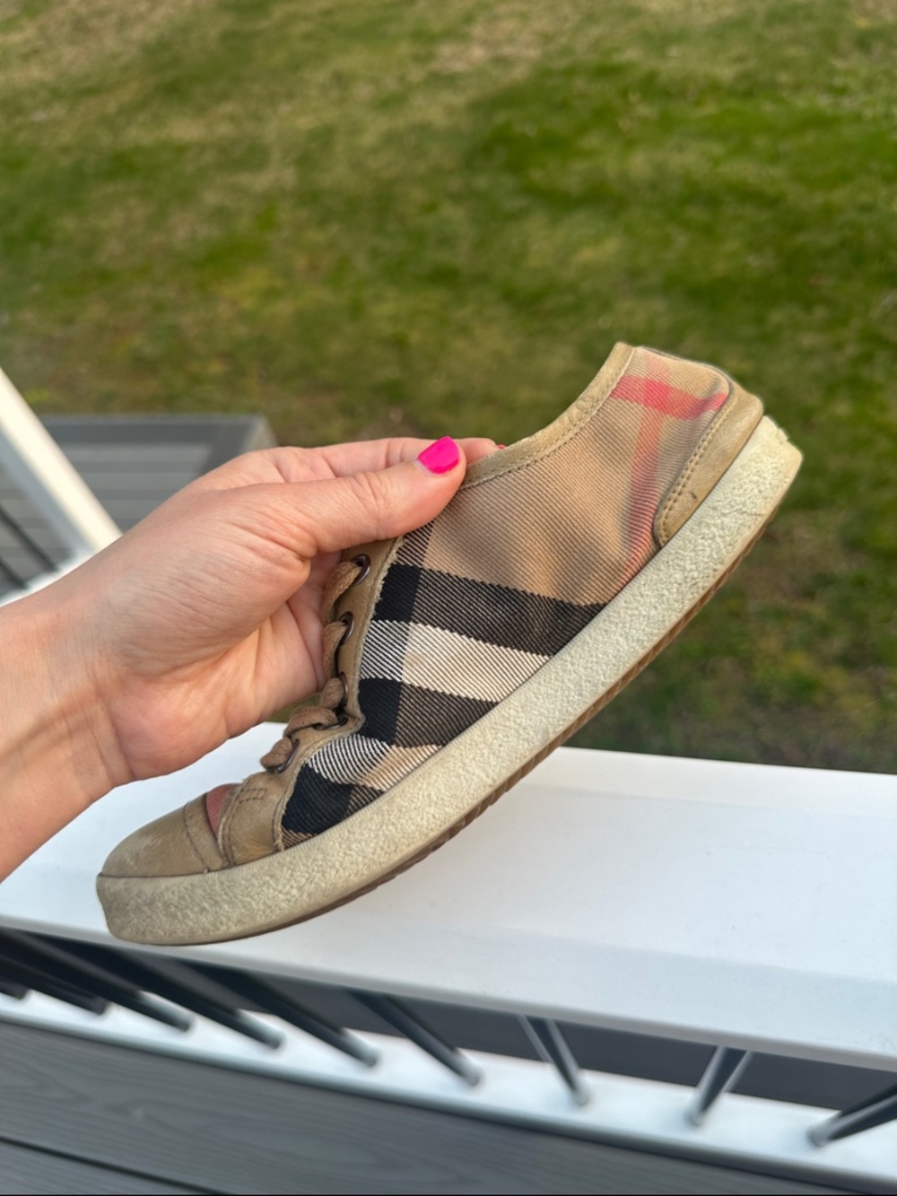 Burberry Vintage House Check Pattern Sneakers - Picture 9 of 16